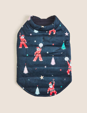 marksandspencer_XMAS2023_GIFTSHOP_T40_3622P_svetr pro psy s disco Santou_499Kc.jpg